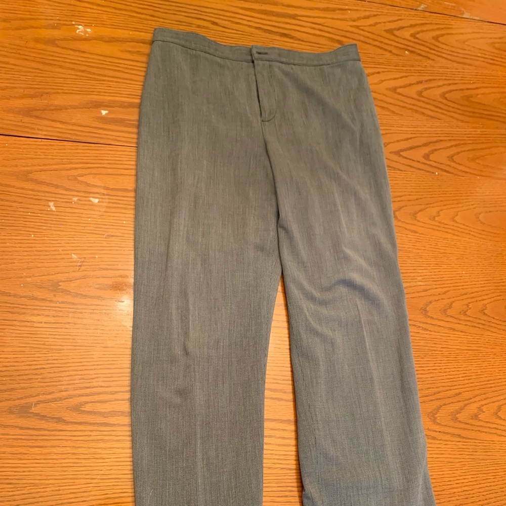 Apt.9 size 8 pants. Grey with a little black.